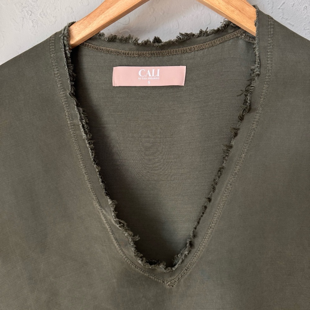CALI DREAMING James Tee In Olive V-Neck Loose Fit Oversized Cupro Size Small - Picture 10 of 12